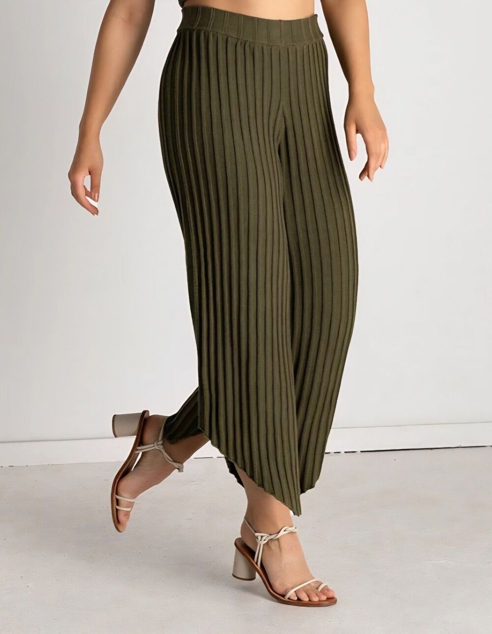 Soluna Collective Women's Assymetrical Knit Pants Olive Green Size Small